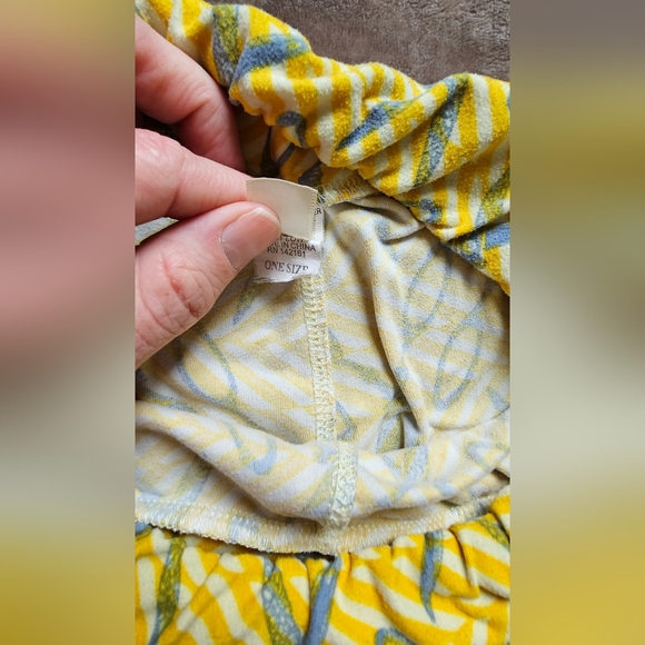 Lularoe One Size Scissor leggings - Picture 4 of 4